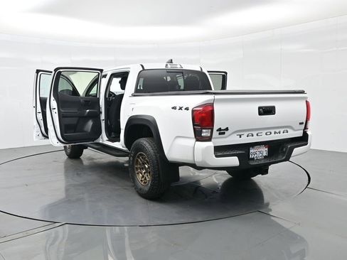 Used 2022 Toyota Tacoma SR image 38