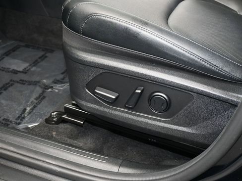 Used 2025 Kia Sportage EX image 12