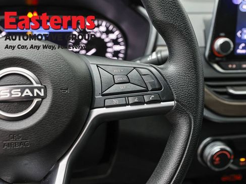 Used 2024 Nissan Altima 2.5 SV FWD image 16
