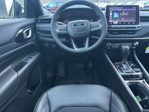 New 2026 Jeep Compass Latitude image 14