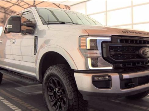 Used 2022 Ford F250 Lariat w/ Tremor Off-Road Package AWD/4WD image 2