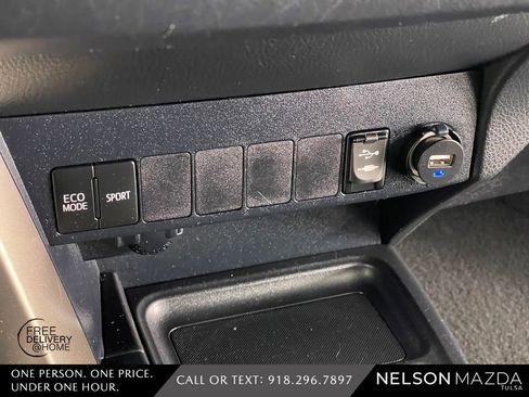 Used 2014 Toyota RAV4 LE image 33