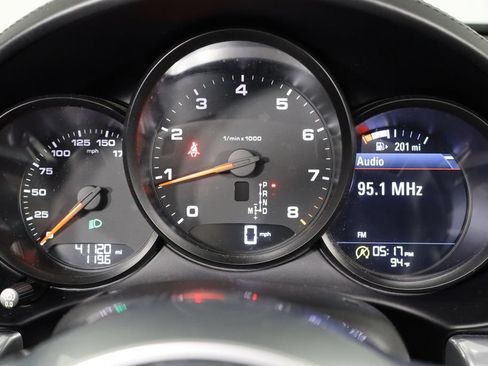 Used 2019 Porsche 718 Boxster RWD image 16