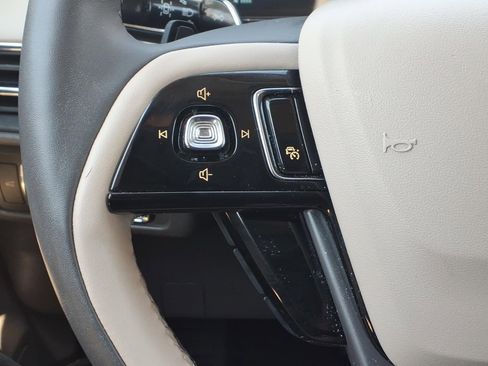 Certified 2023 Lincoln Corsair AWD w/ Equipment Group 101A image 16