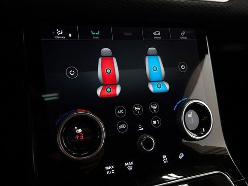 Used 2018 Land Rover Range Rover Velar R-Dynamic SE image 31