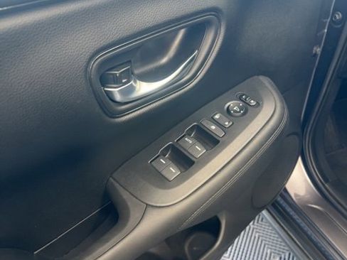 Used 2024 Honda HR-V LX image 13