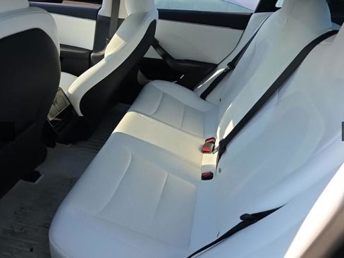 Used 2024 Tesla Model 3 Standard Range RWD image 4