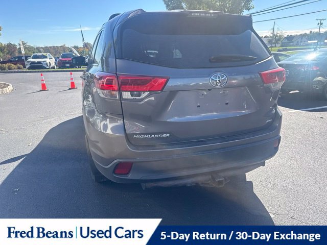 Used 2017 Toyota Highlander LE AWD/4WD image 16