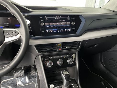 Used 2023 Volkswagen Taos SE image 17