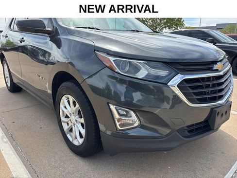 Used 2018 Chevrolet Equinox LS image 3