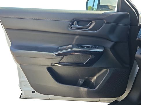 Used 2023 Nissan Pathfinder SV FWD image 22