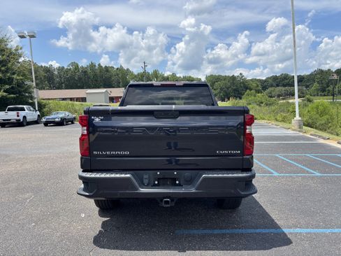 Used 2022 Chevrolet Silverado 1500 Custom RWD image 3