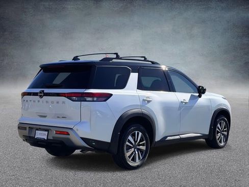 Used 2025 Nissan Pathfinder SL w/ Lighting Package (N92) image 2