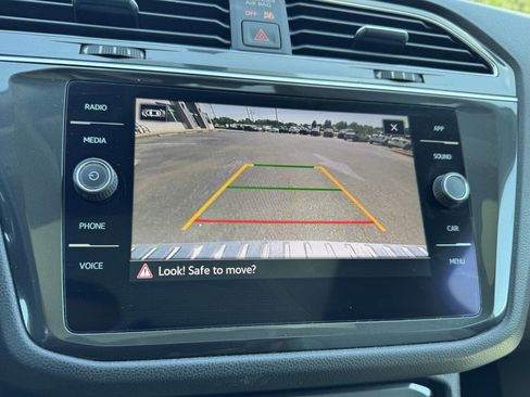 Used 2021 Volkswagen Tiguan SE FWD image 17