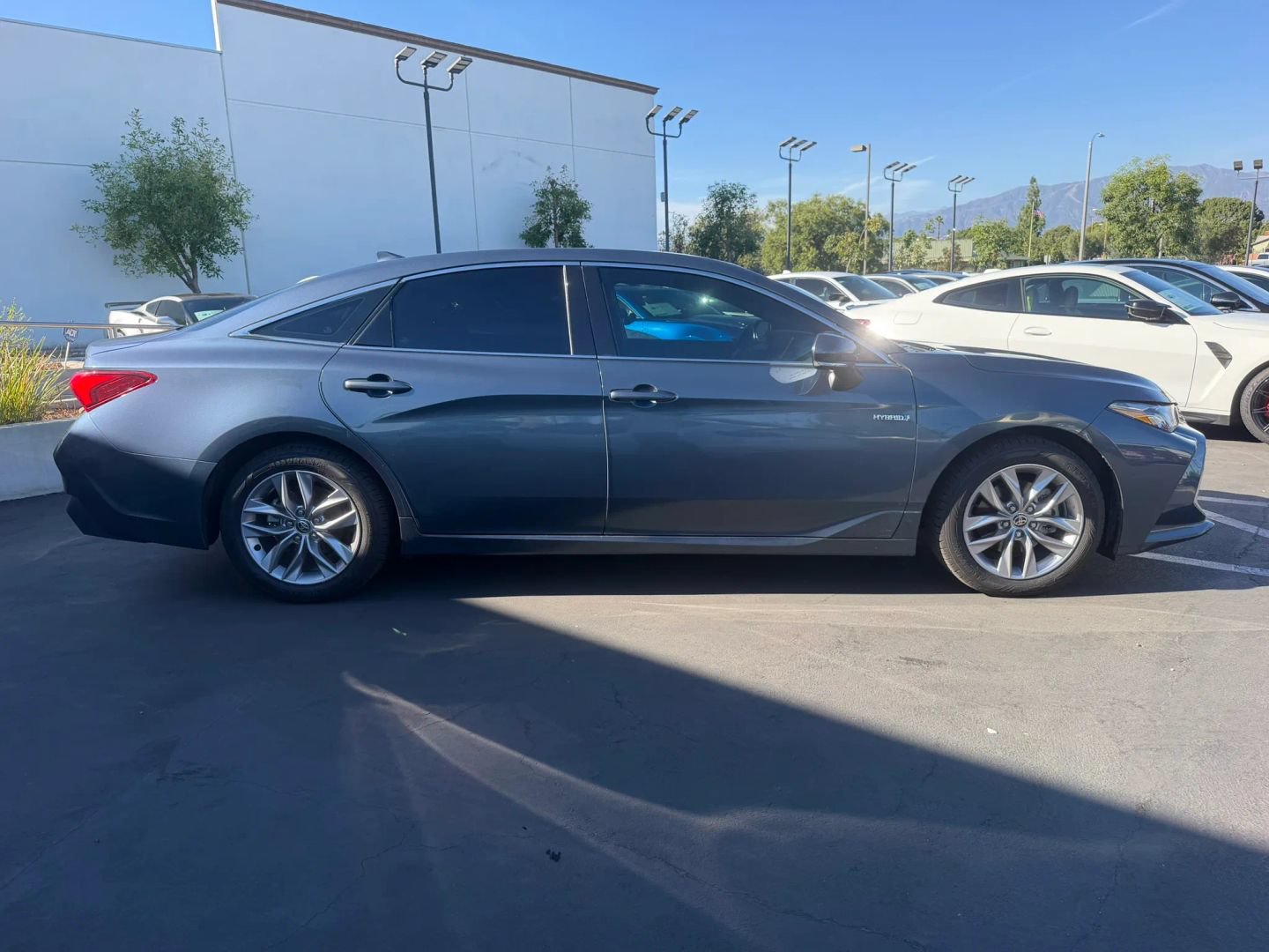 Used 2021 Toyota Avalon XLE FWD image 5