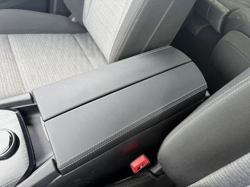 Used 2023 Nissan Rogue SV image 45