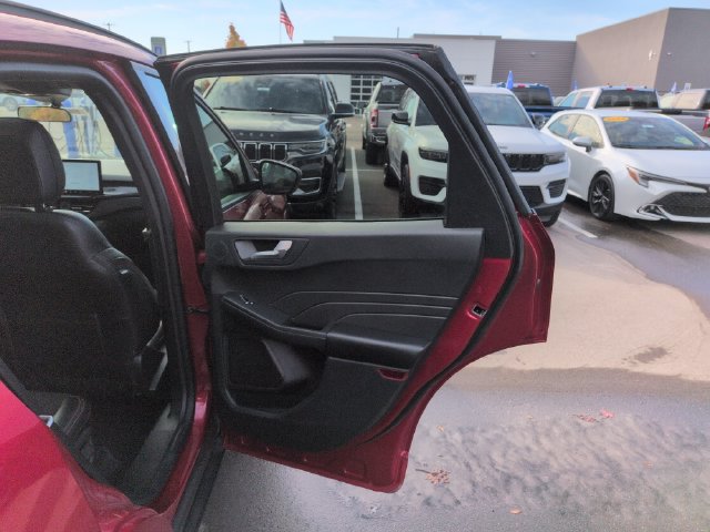 Certified 2023 Ford Escape ST-Line Select w/ Tech Pack #2 AWD/4WD image 17