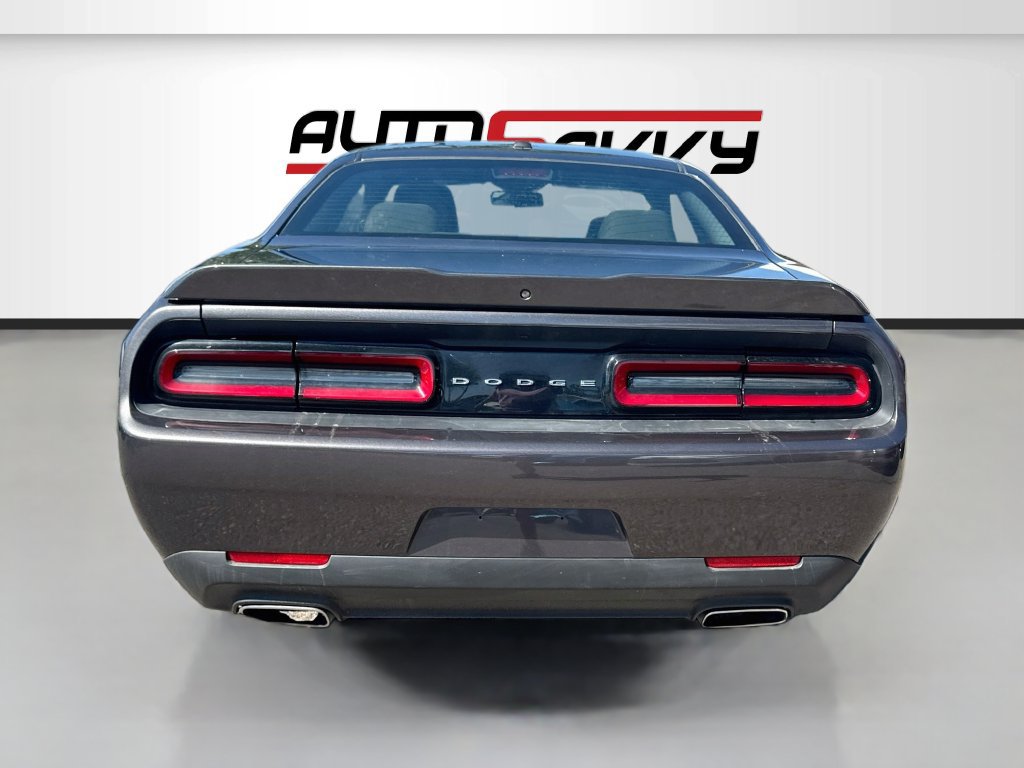 Used 2022 Dodge Challenger SXT RWD image 6