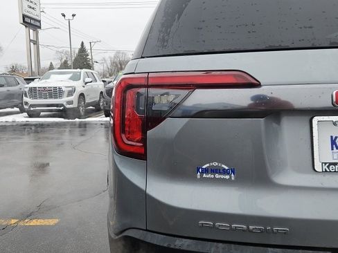 Certified 2023 GMC Acadia AT4 image 9