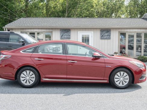 Used 2016 Hyundai Sonata SE FWD image 11