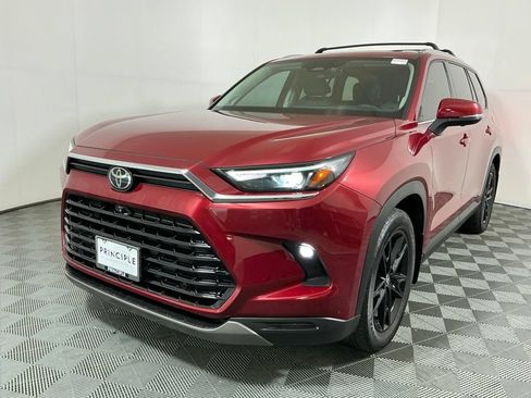 Used 2024 Toyota Grand Highlander AWD Hybrid image 2