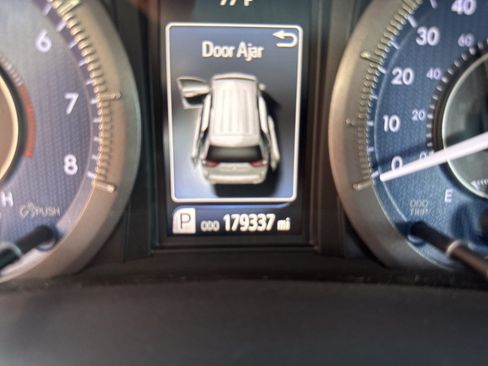 Used 2016 Toyota Sienna XLE FWD image 31