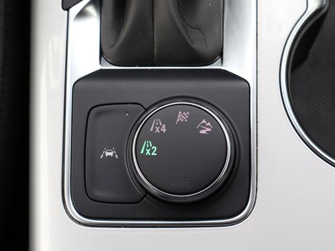 Used 2025 Chevrolet Blazer LT image 11