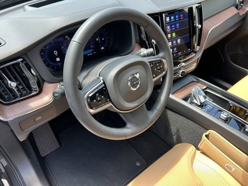 Used 2024 Volvo XC60 B5 Ultimate w/ Protection Package Premier image 4