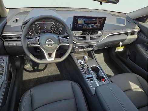 New 2026 Nissan Altima 2.5 SV FWD image 11