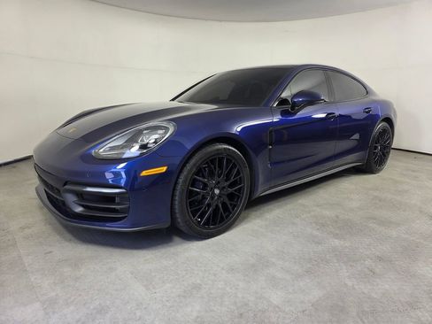Used 2022 Porsche Panamera RWD image 8