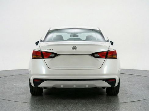 Used 2025 Nissan Altima 2.5 SV image 7