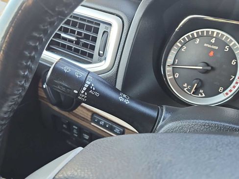 Used 2017 Nissan Titan SL image 26