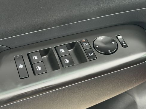 Used 2025 Hyundai Kona SEL FWD image 27