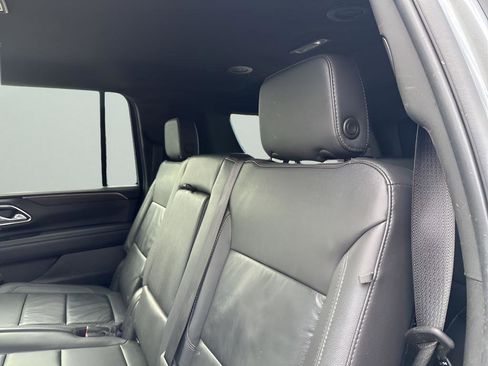 Used 2022 Chevrolet Suburban Z71 image 19