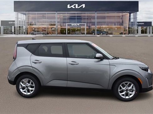 New 2025 Kia Soul LX image 2