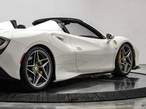 Used 2022 Ferrari F8 Tributo RWD image 26
