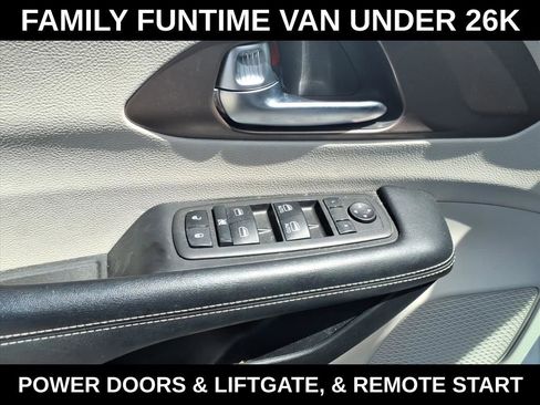 Used 2023 Chrysler Voyager LX FWD image 12