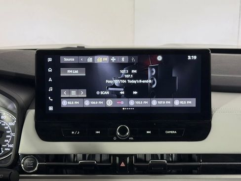 Used 2025 Mitsubishi Outlander AWD image 27