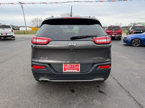 Used 2017 Jeep Cherokee Limited image 5