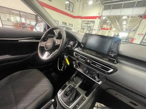 Used 2022 Kia Seltos LX AWD/4WD image 4