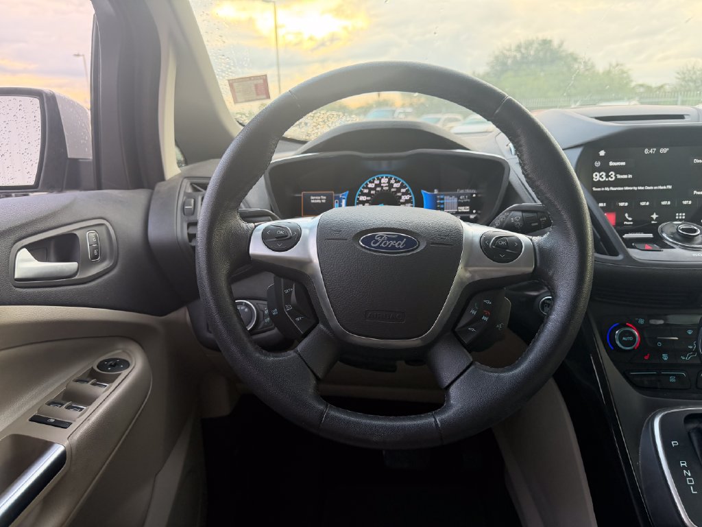 Used 2017 Ford C-MAX Titanium FWD image 8