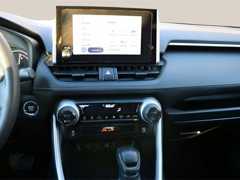 Used 2024 Toyota RAV4 XLE image 19