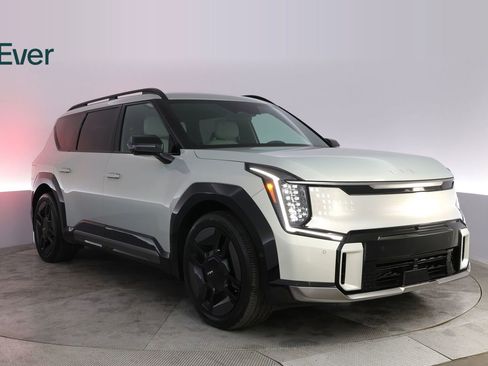 Used 2024 Kia EV9 GT-Line image 13