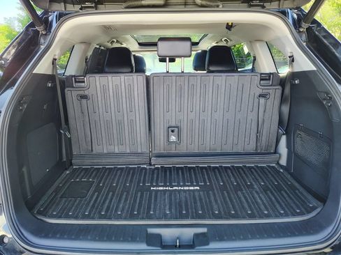 Used 2022 Toyota Highlander Platinum AWD/4WD image 18