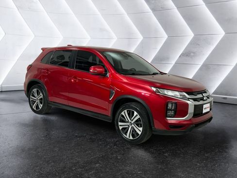 Used 2022 Mitsubishi Outlander Sport SE image 1