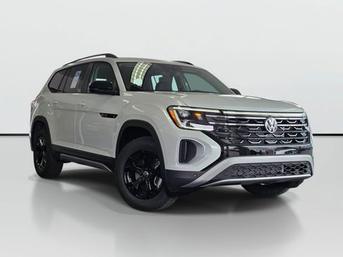 New 2026 Volkswagen Atlas Peak Edition AWD/4WD image 1
