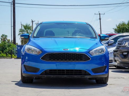 Used 2015 Ford Focus SE image 2