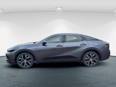 Used 2023 Toyota Crown XLE image 4