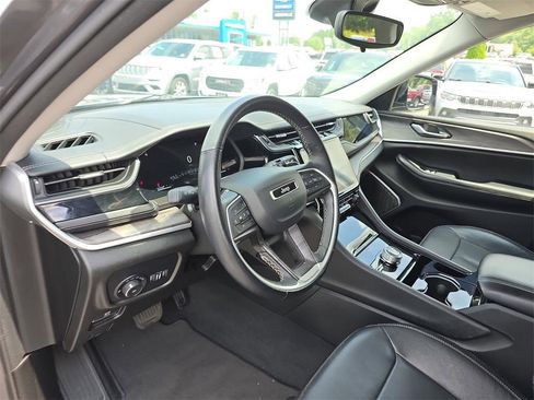Used 2022 Jeep Grand Cherokee L Limited image 24