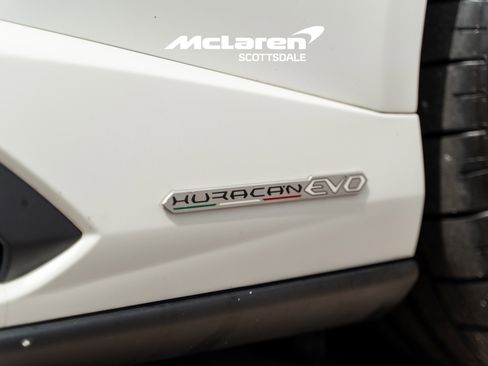 Used 2023 Lamborghini Huracan EVO image 14